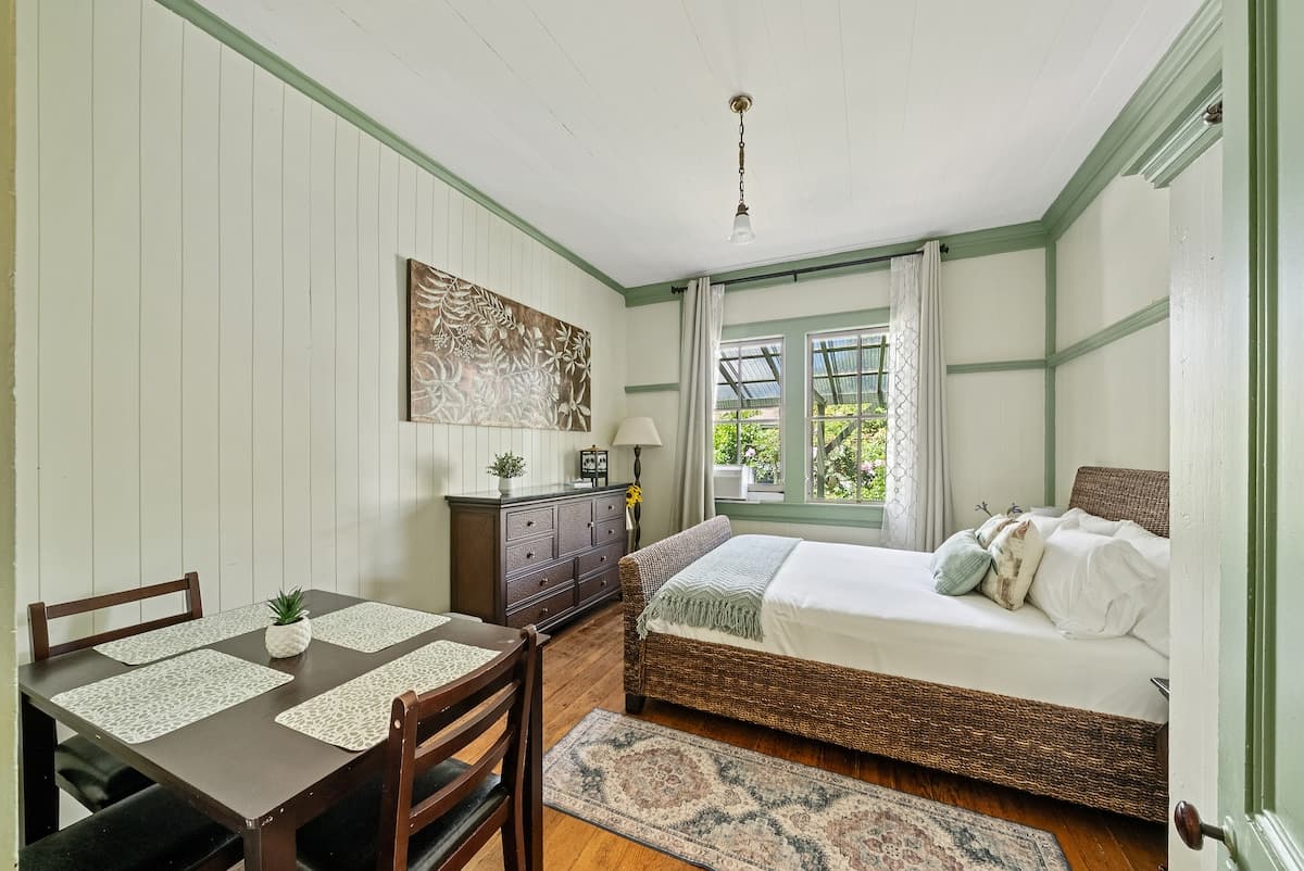 Guesthouse in Makawao · ★4.94 · 2 bedrooms · 2 beds · 1 private bath - Photo 2