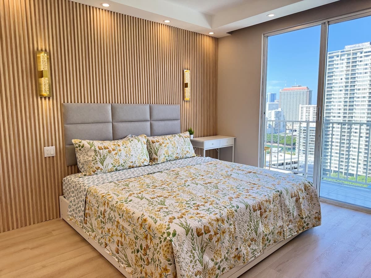 Condo in Honolulu · ★4.93 · Studio · 1 bed · 1 private bath - Photo 5