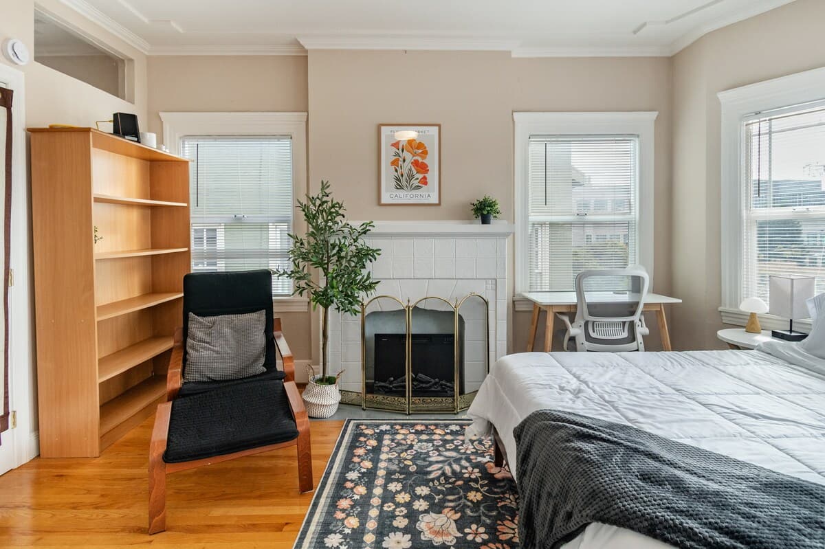 Renovated 3BR Steps from UC Berkeley Campus - Photo 2