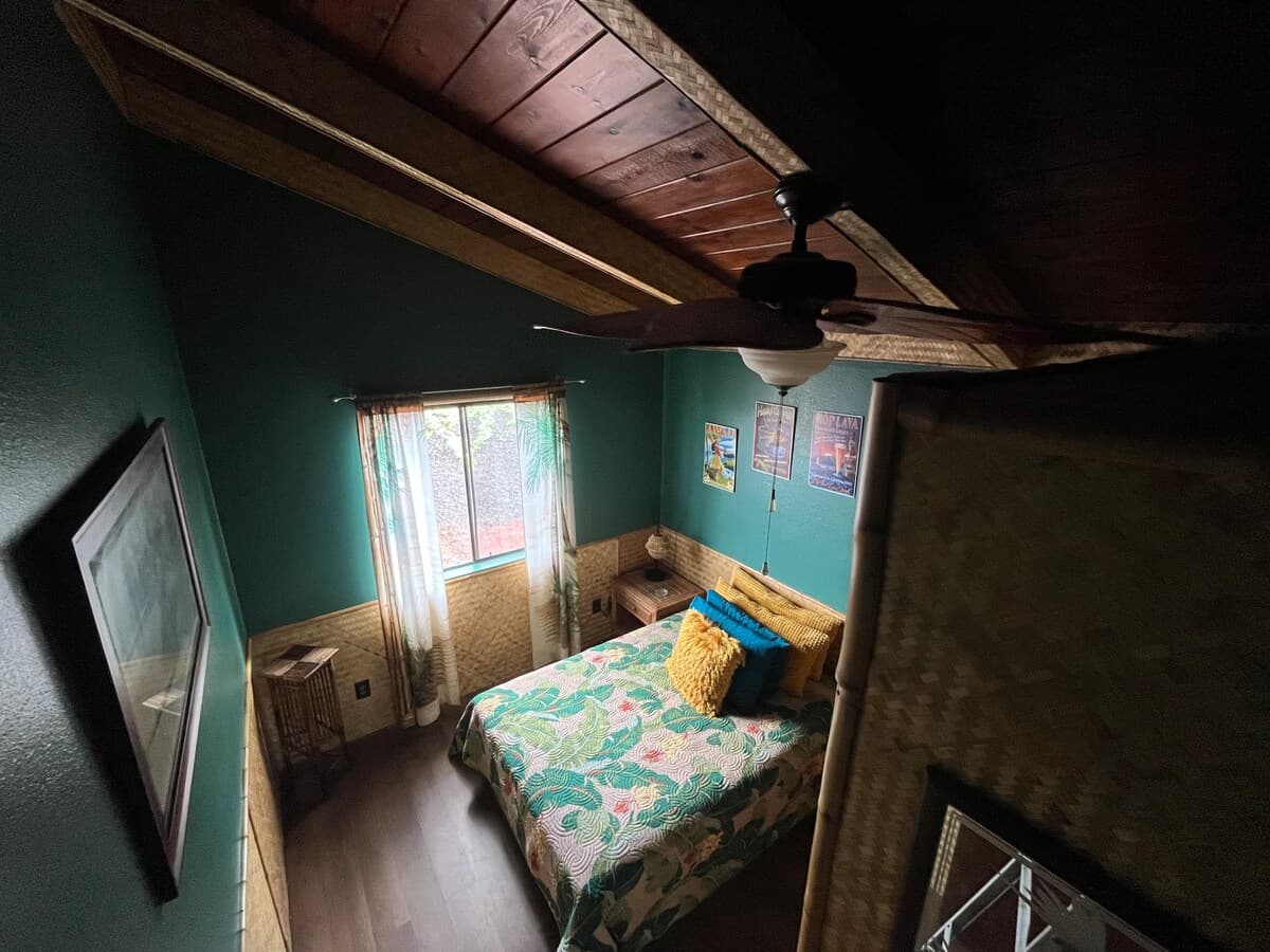 Home in Captain Cook · ★4.88 · 2 bedrooms · 2 beds · 1 private bath - Photo 5
