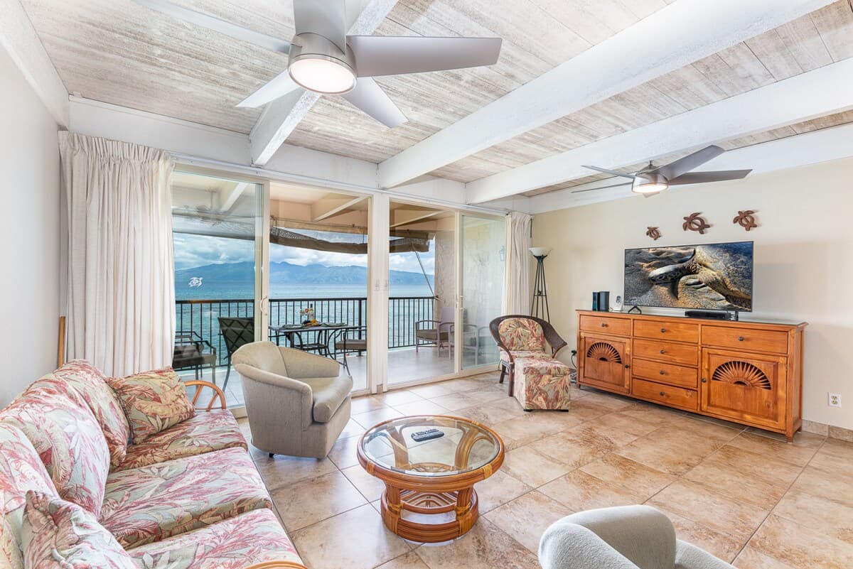 Condo in Lahaina · ★4.87 · 2 bedrooms · 3 beds · 2 private baths - Photo 3