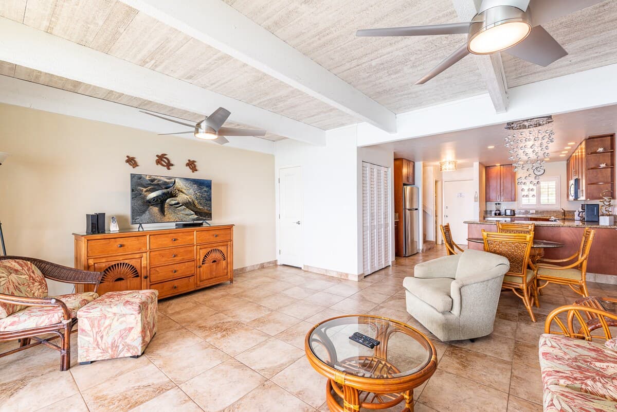 Condo in Lahaina · ★4.87 · 2 bedrooms · 3 beds · 2 private baths - Photo 5