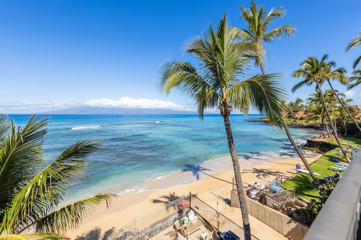 Condo in Lahaina · ★4.87 · 2 bedrooms · 3 beds · 2 private baths - Photo 1