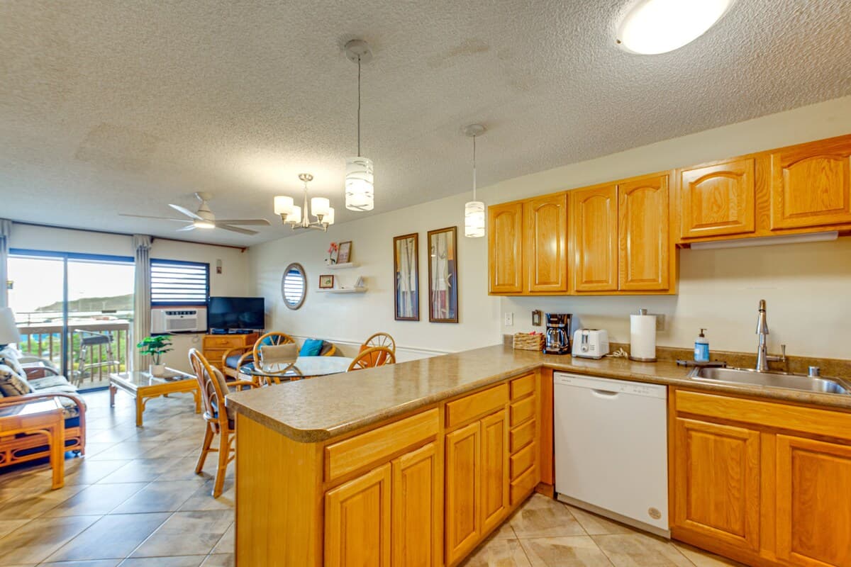 Townhouse in Lihue · ★4.74 · 2 bedrooms · 3 beds · 1.5 private baths - Photo 4