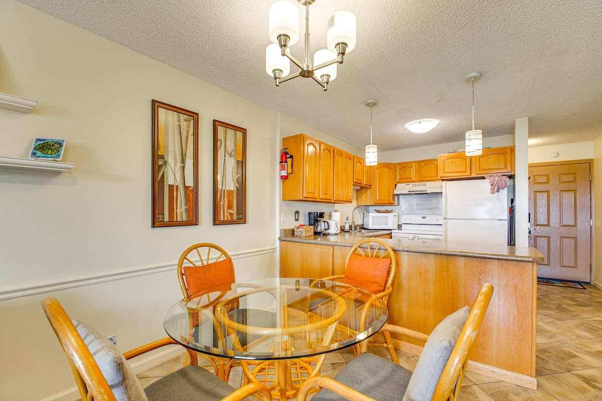 Townhouse in Lihue · ★4.74 · 2 bedrooms · 3 beds · 1.5 private baths - Photo 5