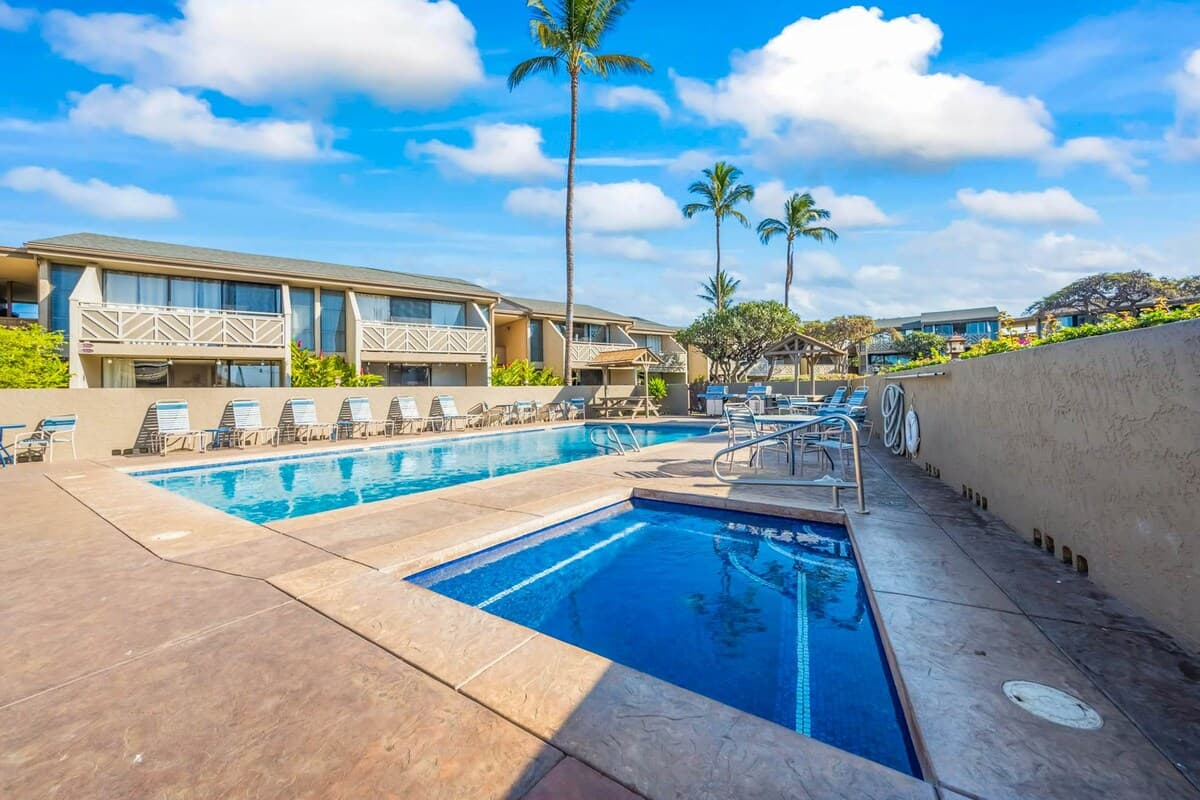 Condo in Kihei · ★4.64 · 2 bedrooms · 4 beds · 1 shared bath - Photo 3