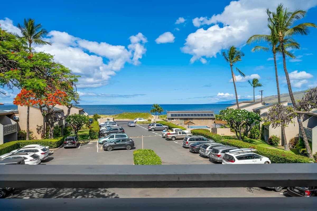 Condo in Kihei · ★4.64 · 2 bedrooms · 4 beds · 1 shared bath - Photo 1