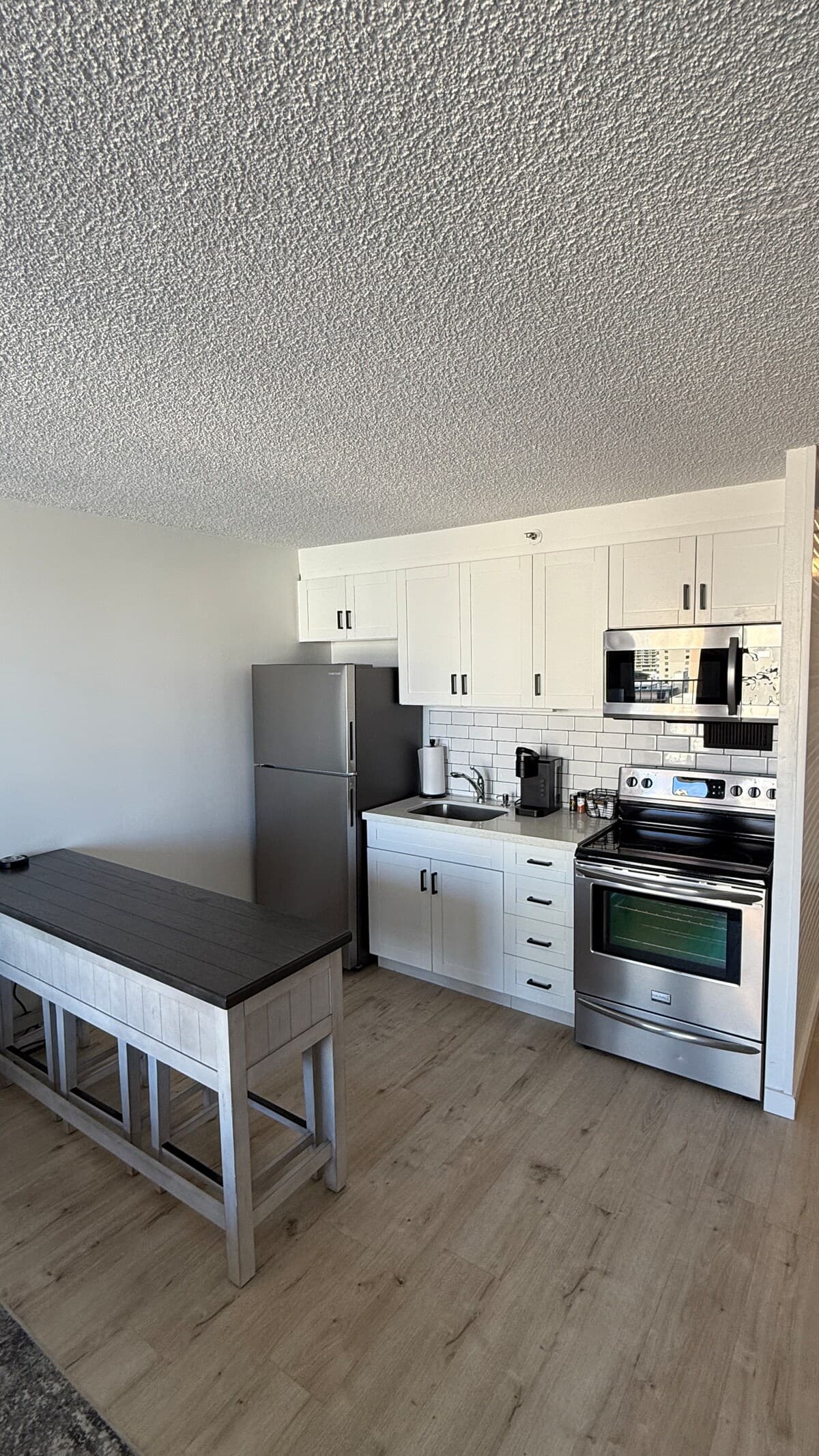 Waikiki Condo_Free parking - Photo 2