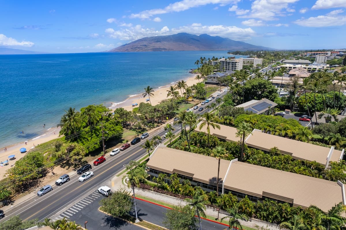 Condo in Kihei · ★4.56 · 1 bedroom · 2 beds · 2 baths - Photo 2