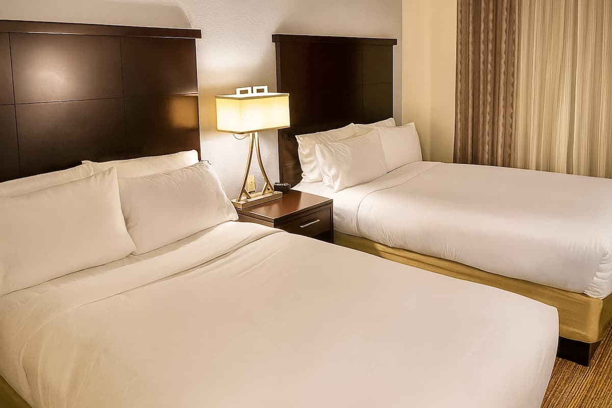 2 Hotel Rooms Near SFO Airport & Beaches - Photo 2