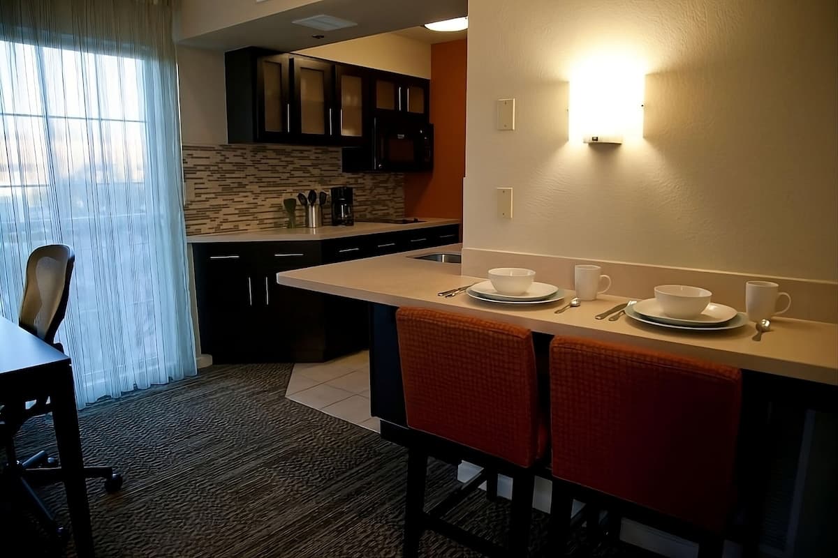 2 Hotel Rooms Near SFO Airport & Beaches - Photo 4