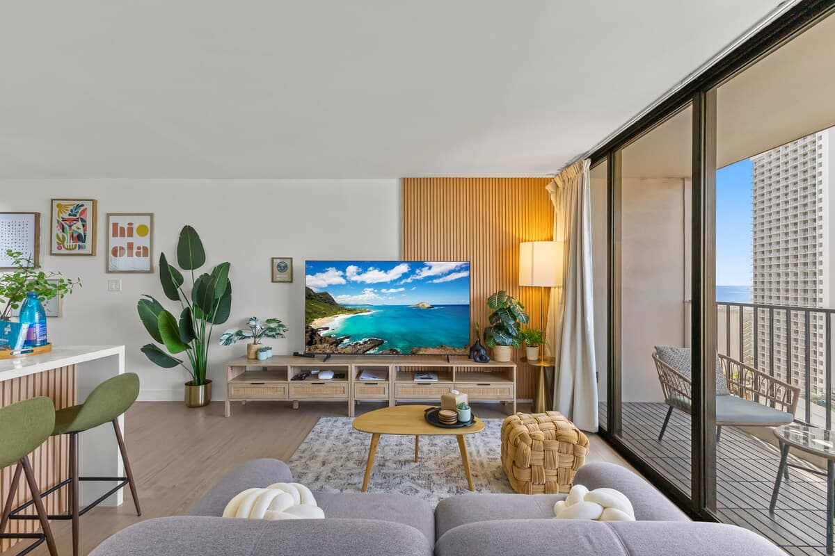 23FL- Modern 1 Bedroom Close to Beach w/Parking - Photo 4