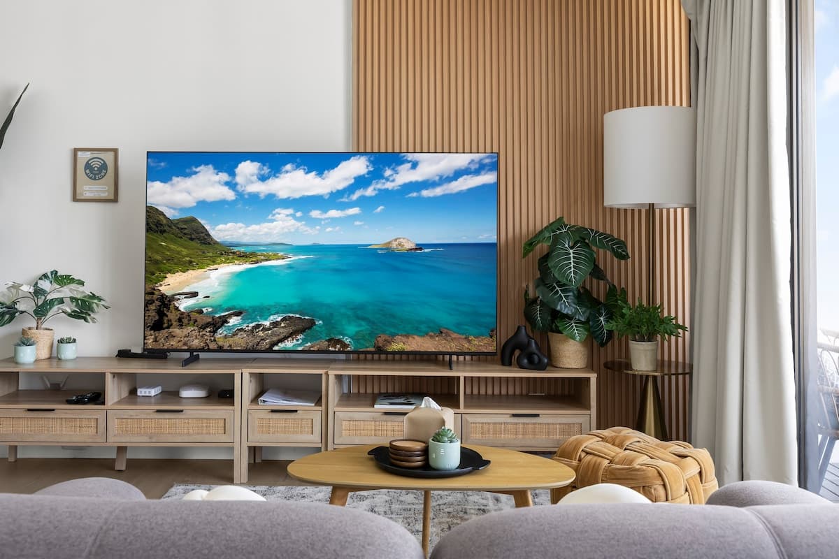 23FL- Modern 1 Bedroom Close to Beach w/Parking - Photo 3