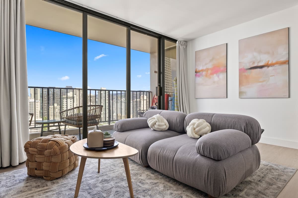 23FL- Modern 1 Bedroom Close to Beach w/Parking - Photo 5