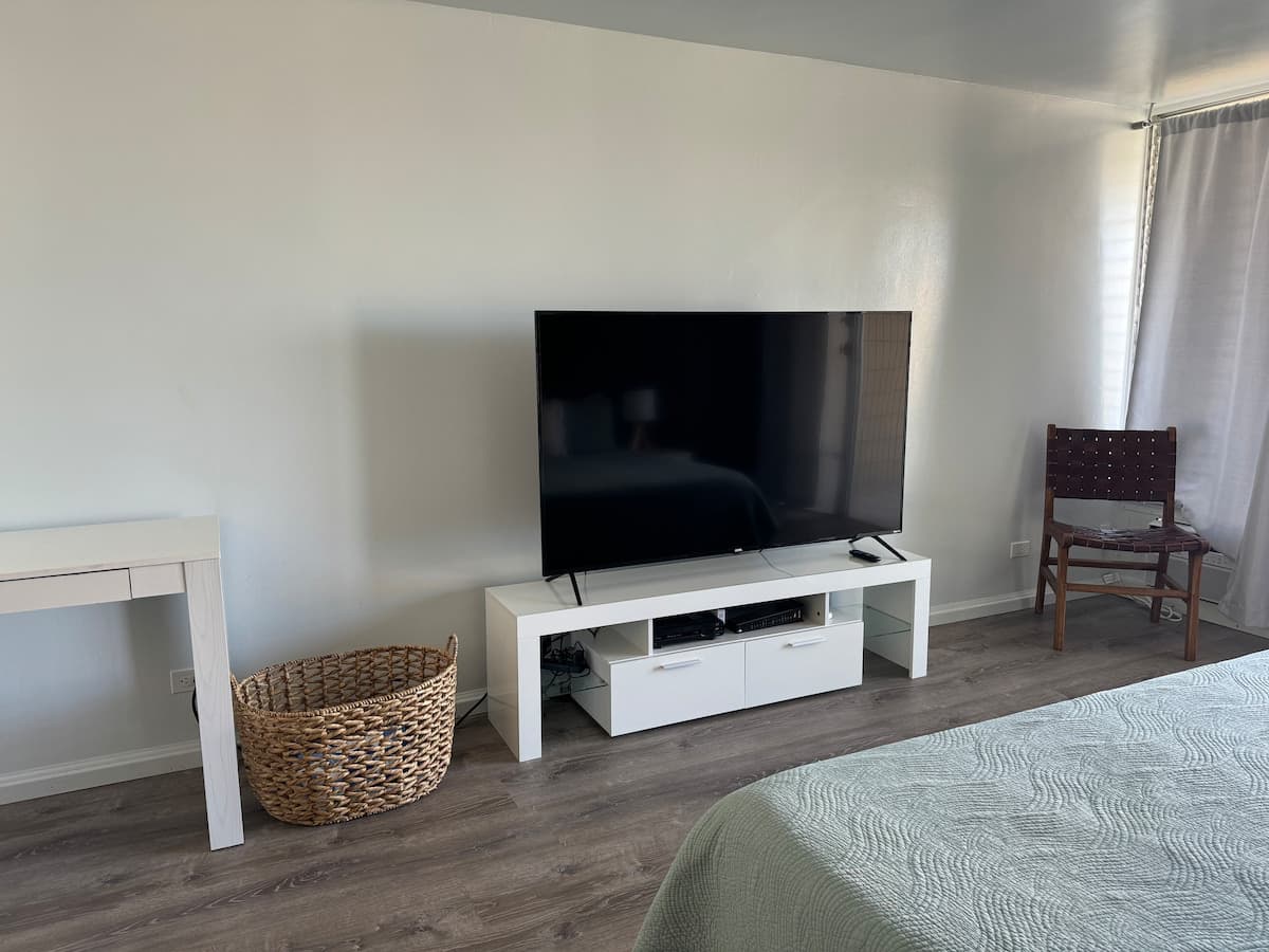 Hotel in Honolulu · ★4.86 · Studio · 1 bed · 1 private bath - Photo 3