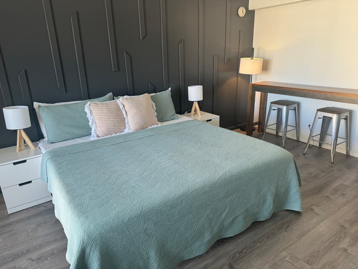 Hotel in Honolulu · ★4.86 · Studio · 1 bed · 1 private bath - Photo 2