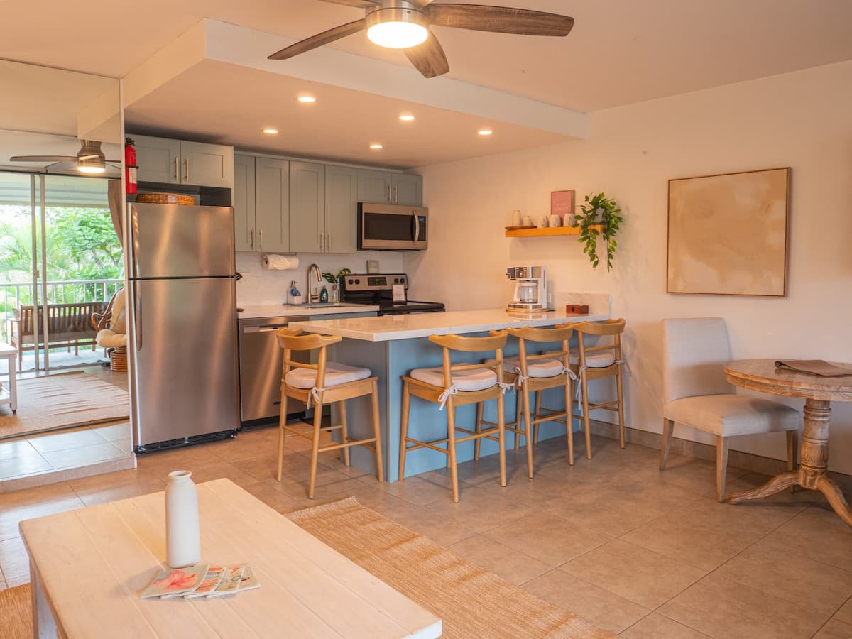 Condo in Kihei · ★4.93 · 1 bedroom · 2 beds · 1 private bath - Photo 5