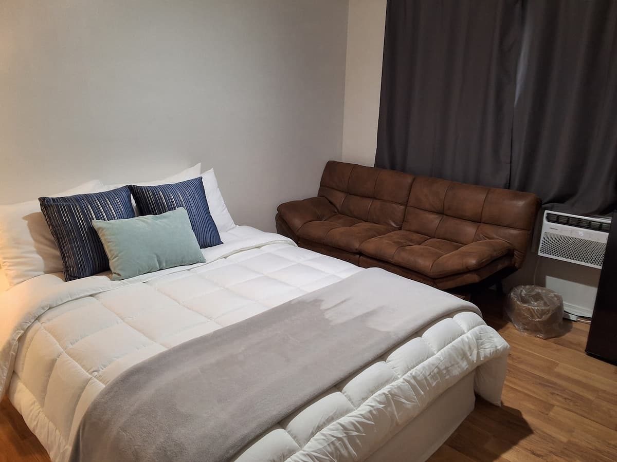Home in Kailua-Kona · ★4.81 · 1 bedroom · 1 bed · 1 private bath - Photo 1