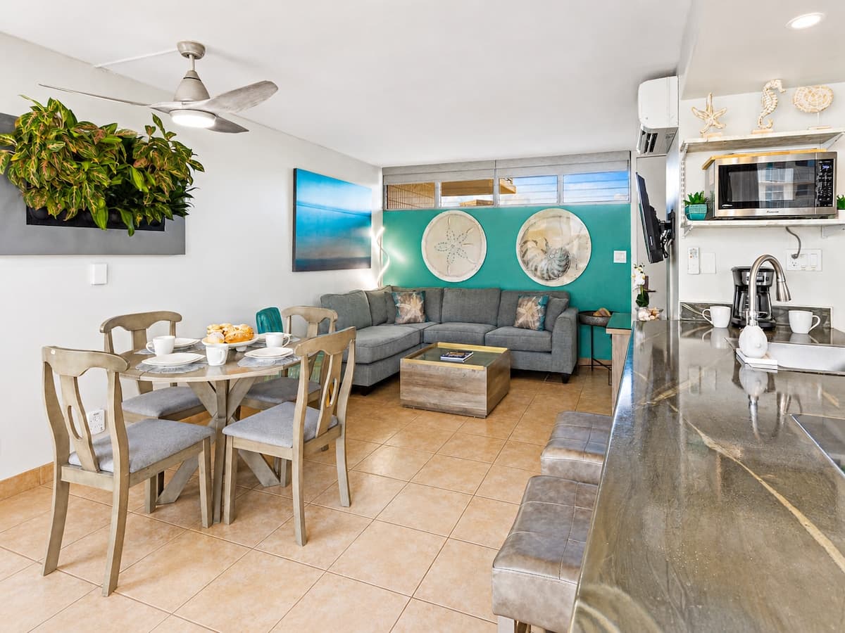 Condo in Kihei · ★4.94 · 2 bedrooms · 2 beds · 2 baths - Photo 4