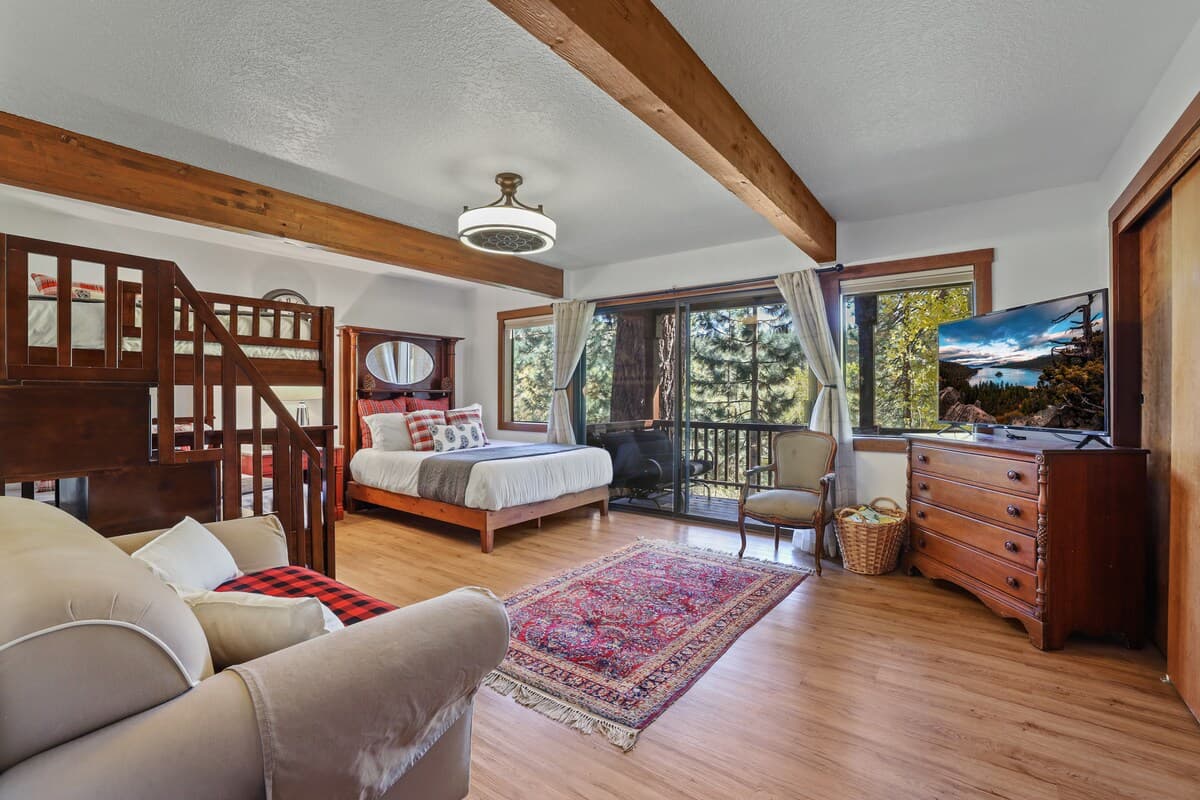 Townhouse in Zephyr Cove · ★4.81 · 3 bedrooms · 6 beds · 3 private baths - Photo 2