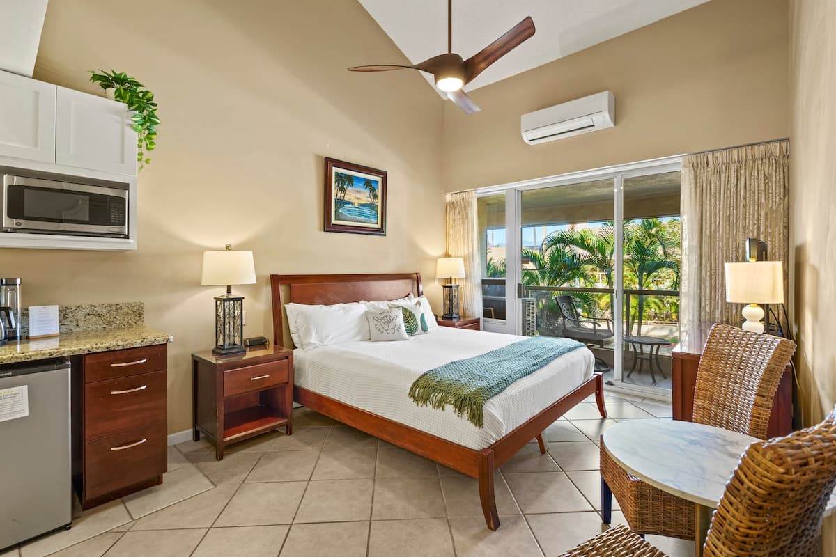 Condo in Kihei · ★4.93 · Studio · 1 bed · 1 private bath - Photo 1