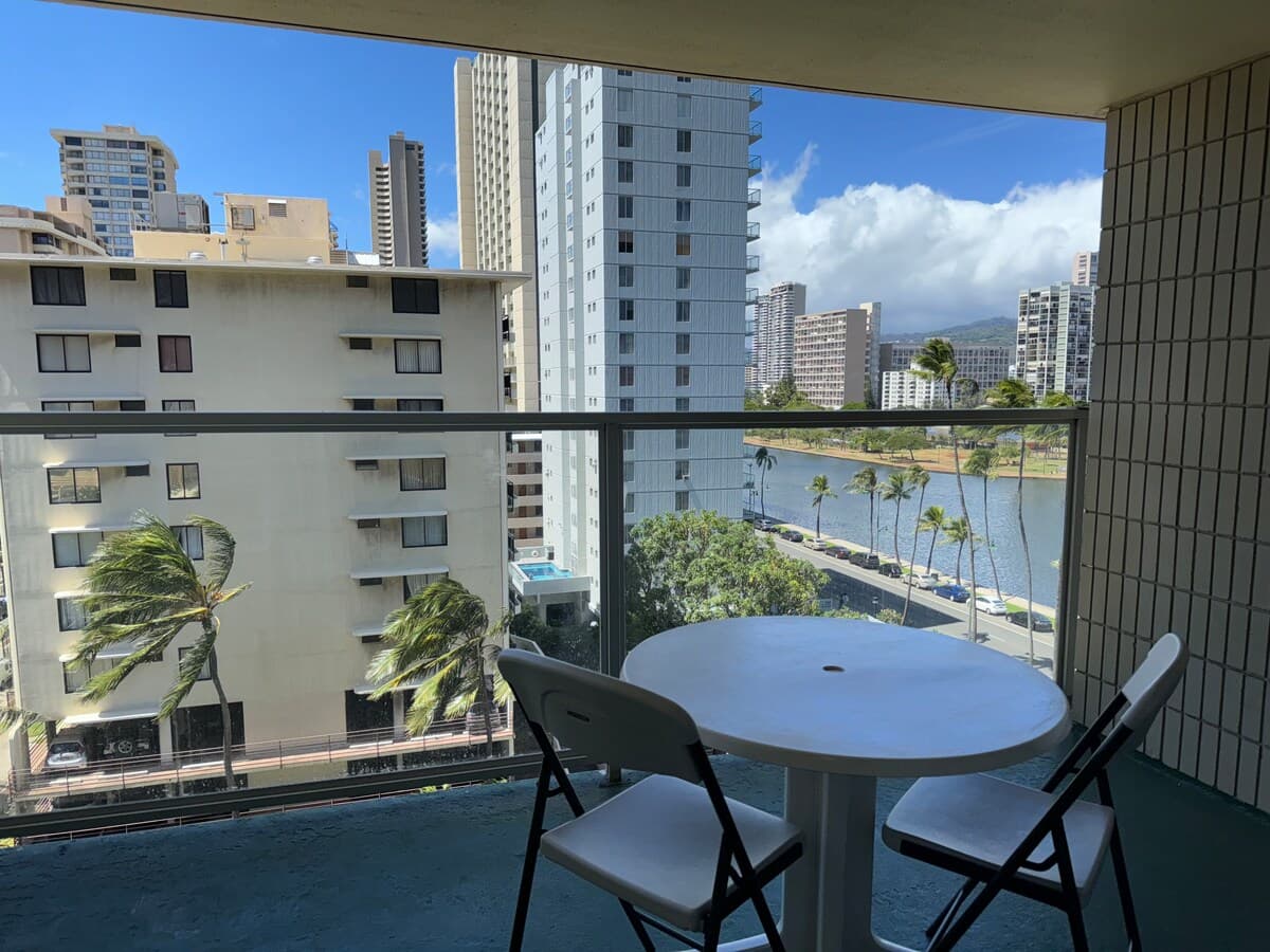 Stay Near Everything in Waikiki - 2 Studios - Photo 1