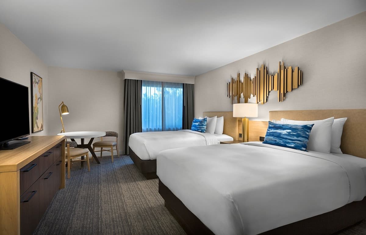 4 Hotel Rooms Near SJC Airport & Great Mall - Photo 1