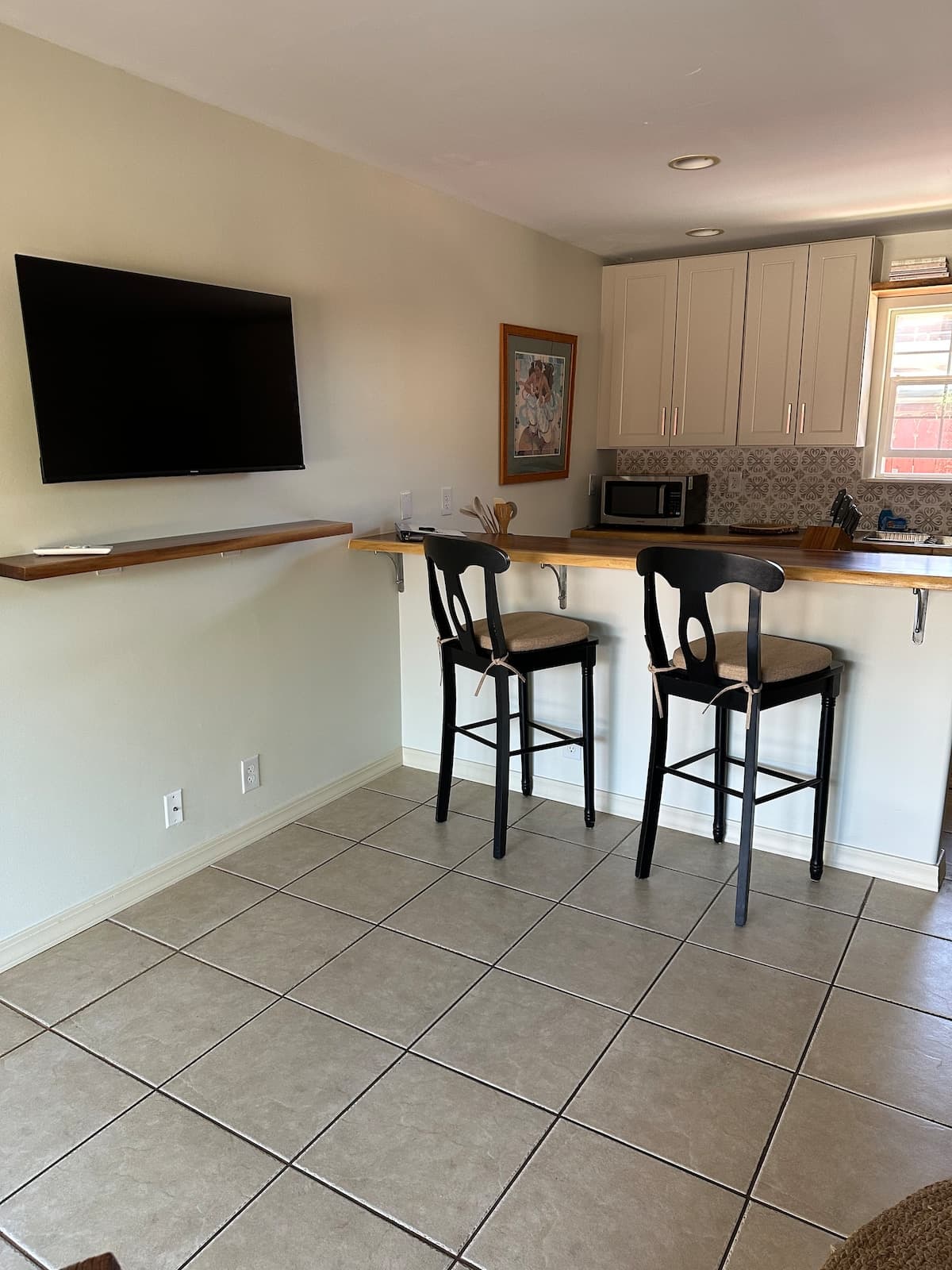 Home in Paia · ★4.93 · 1 bedroom · 1 bed · 1 bath - Photo 4