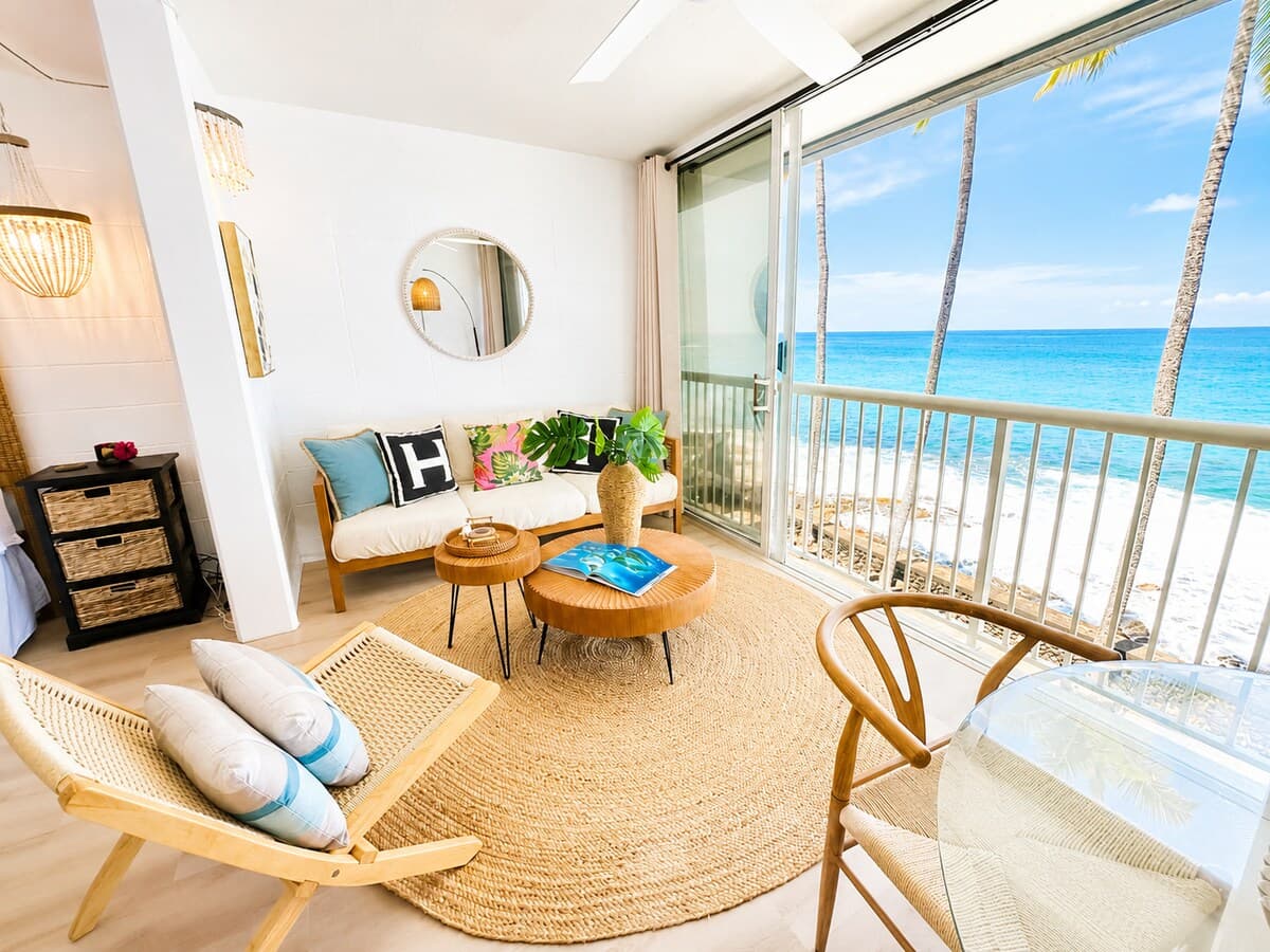 Boutique oceanfront Condo Studio Aug/Sep specials - Photo 4