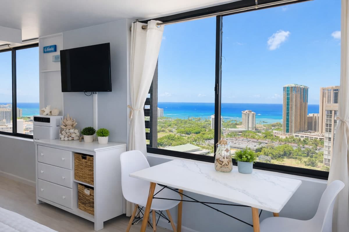 Scenic 32F Oceanview Accommodation A + B - Photo 1