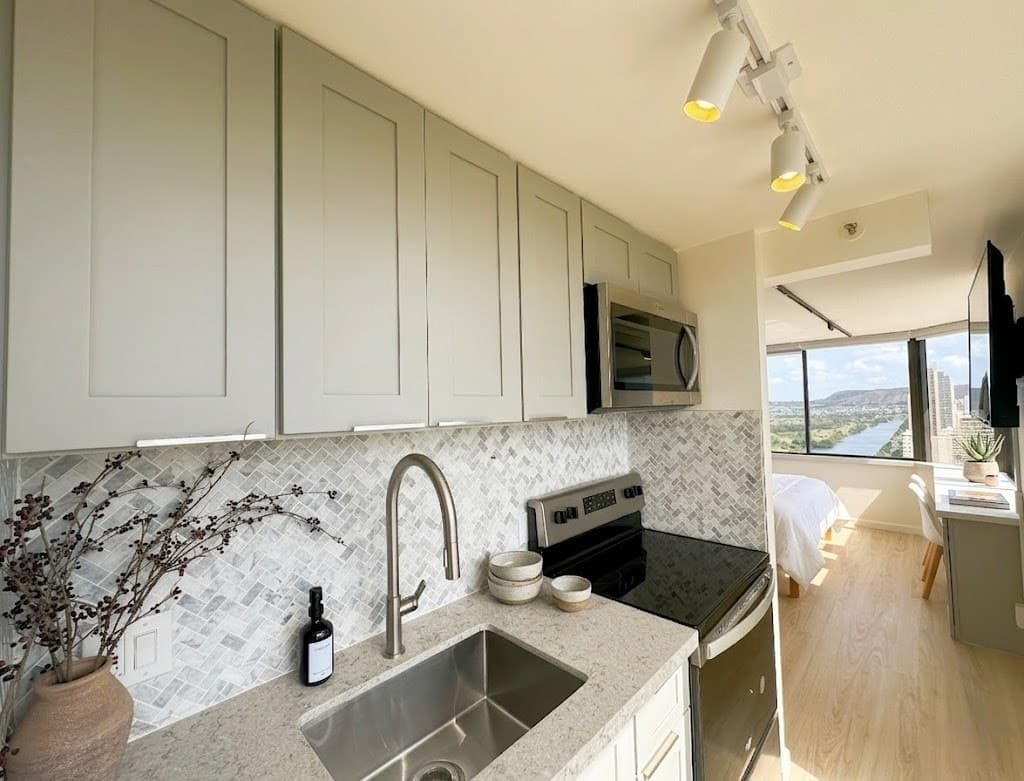 Panoramic Ocean Views: 33F Rare Corner A + B Units - Photo 3