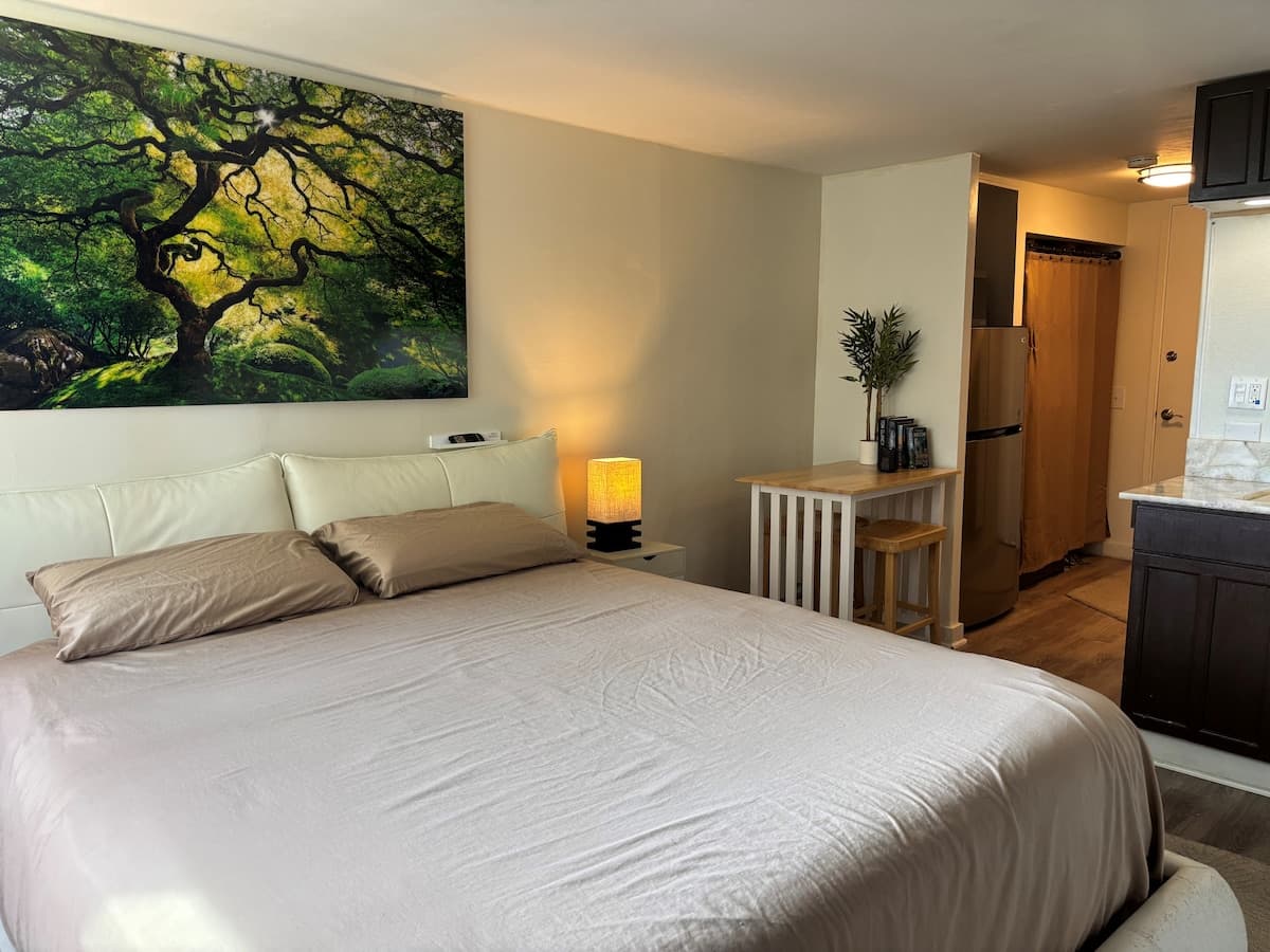 TWP 1005 Charming & Cozy Studio w/Parking - Photo 1