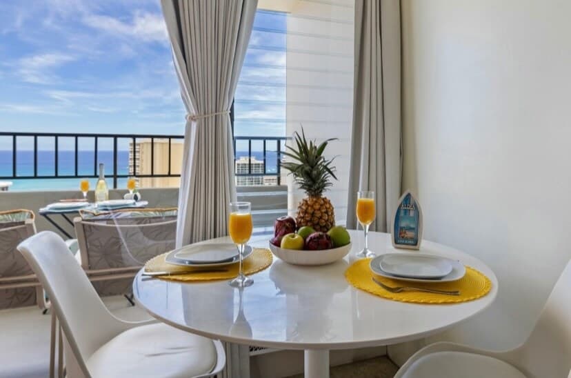 Ocean View FREE Parking King bed Pool Gym PingPong - Photo 2