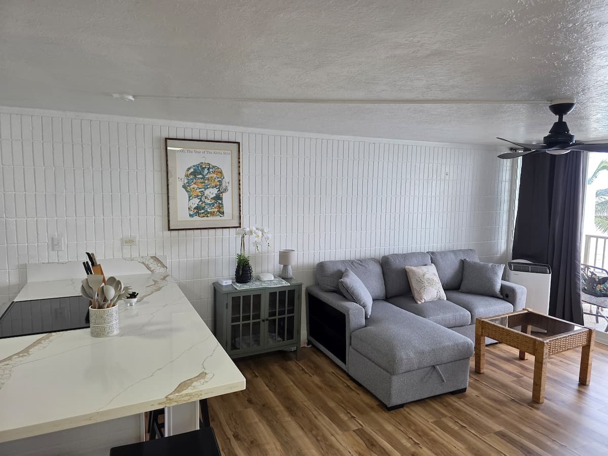 Condo in Hauula · ★4.87 · 1 bedroom · 2 beds · 1 private bath - Photo 4