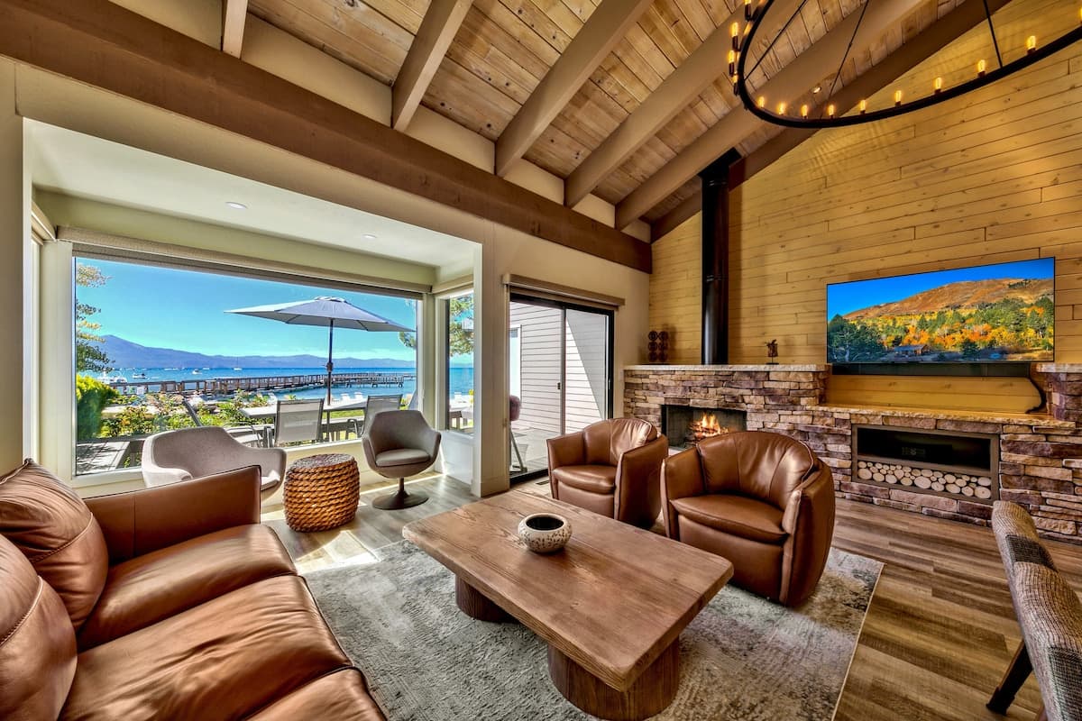 Lakefront Townhouse with Private Sauna & Beach - Photo 1