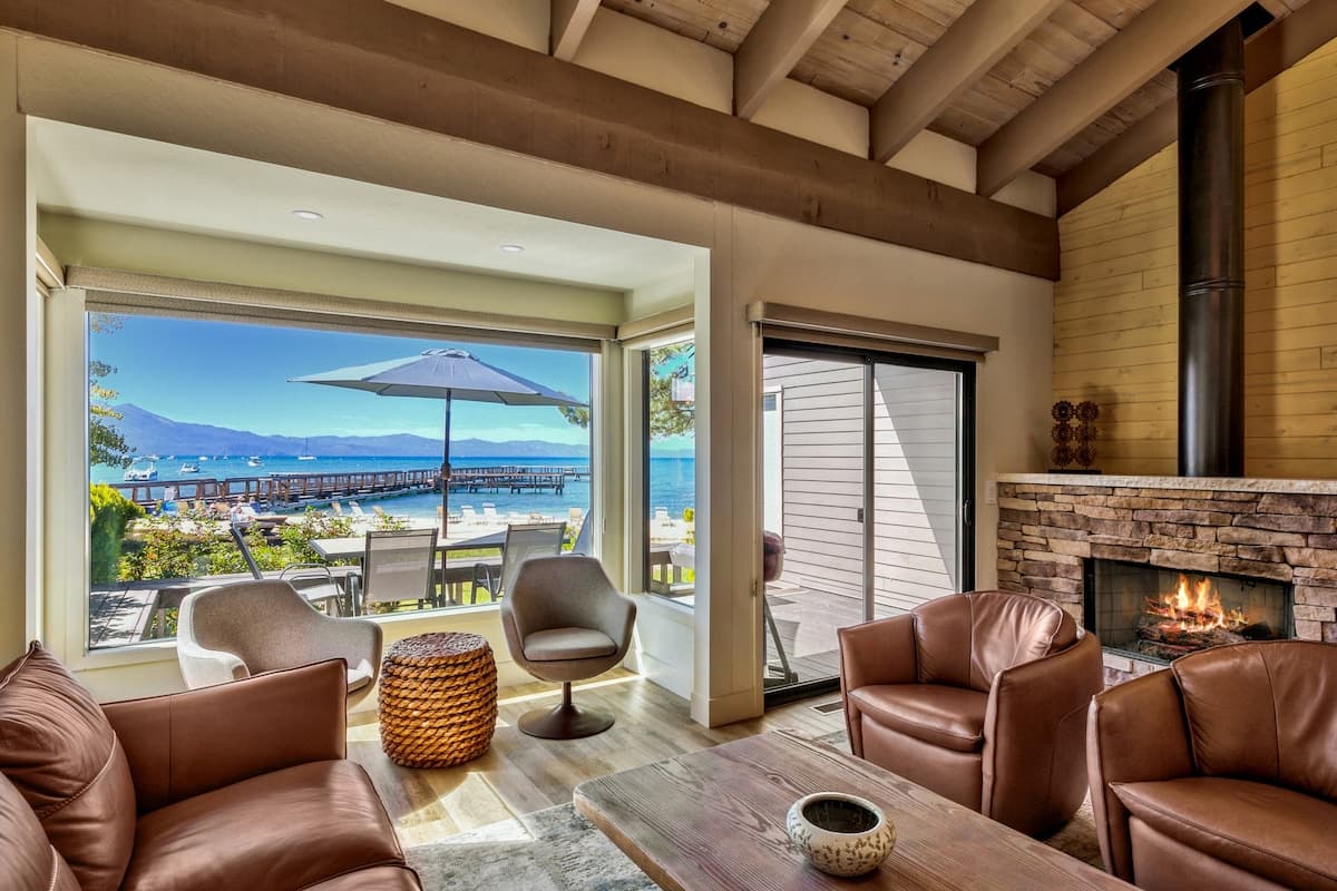 Lakefront Townhouse with Private Sauna & Beach - Photo 4