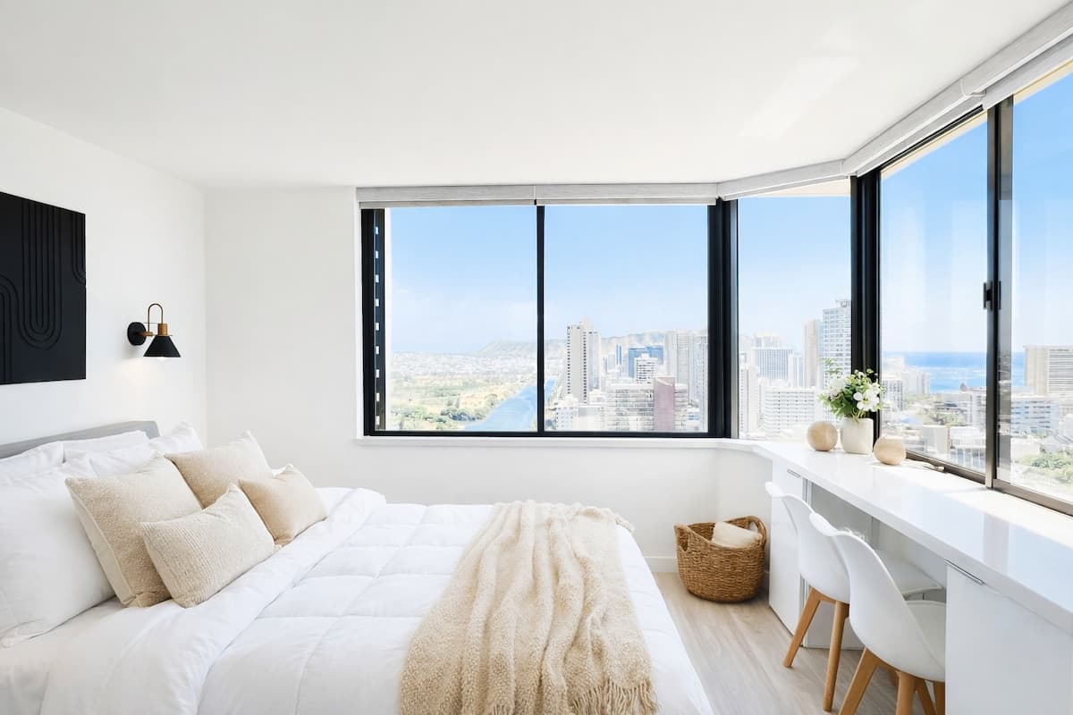 37F Corner Studio | Ocean & Diamond Head Views - Photo 4