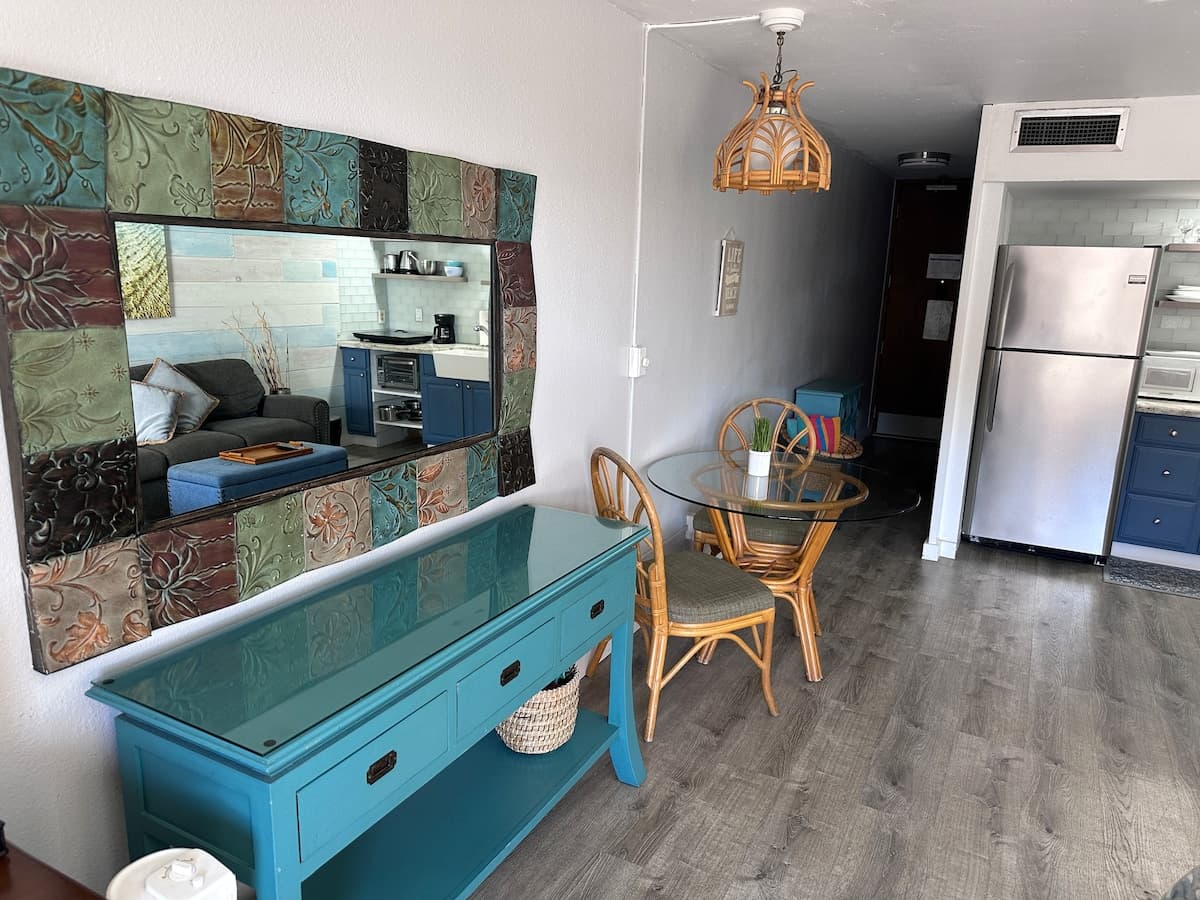 Condo in Lahaina · ★4.52 · Studio · 2 beds · 1 bath - Photo 3