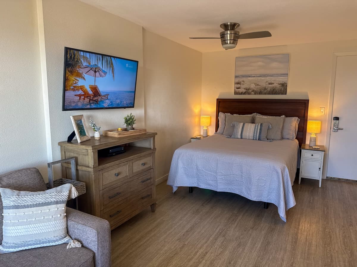 Condo in Kihei · ★4.93 · Studio · 2 beds · 1 bath - Photo 2