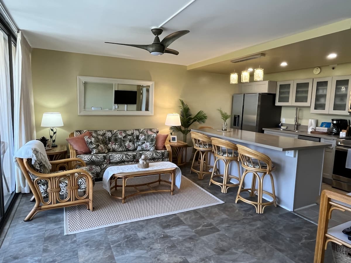 Hale Ho'omaha @Waikiki Banyan - Photo 1