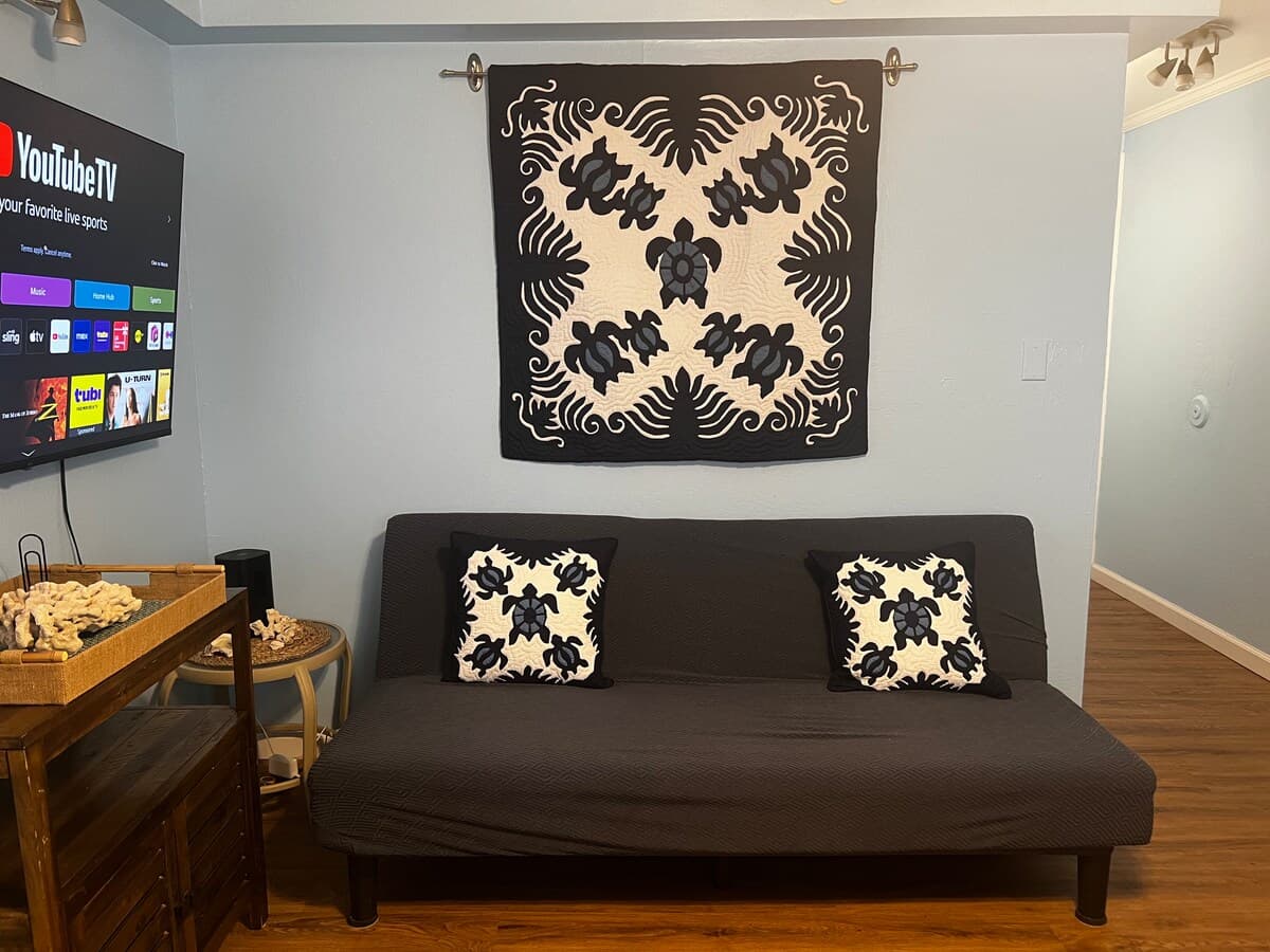 Condo in Honolulu · ★4.82 · Studio · 2 beds · 1 private bath - Photo 1