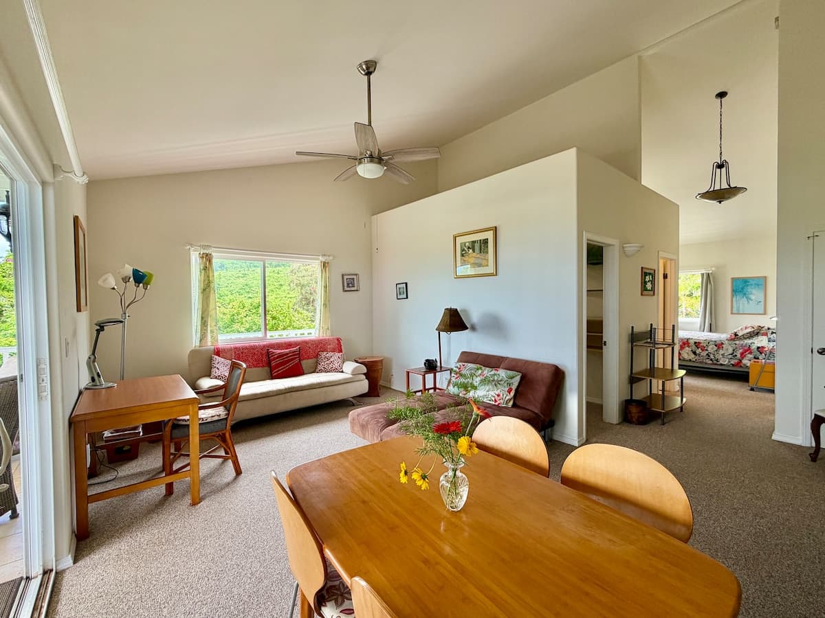 Home in Kailua-Kona · ★4.92 · 1 bedroom · 3 beds · 1 private bath - Photo 4