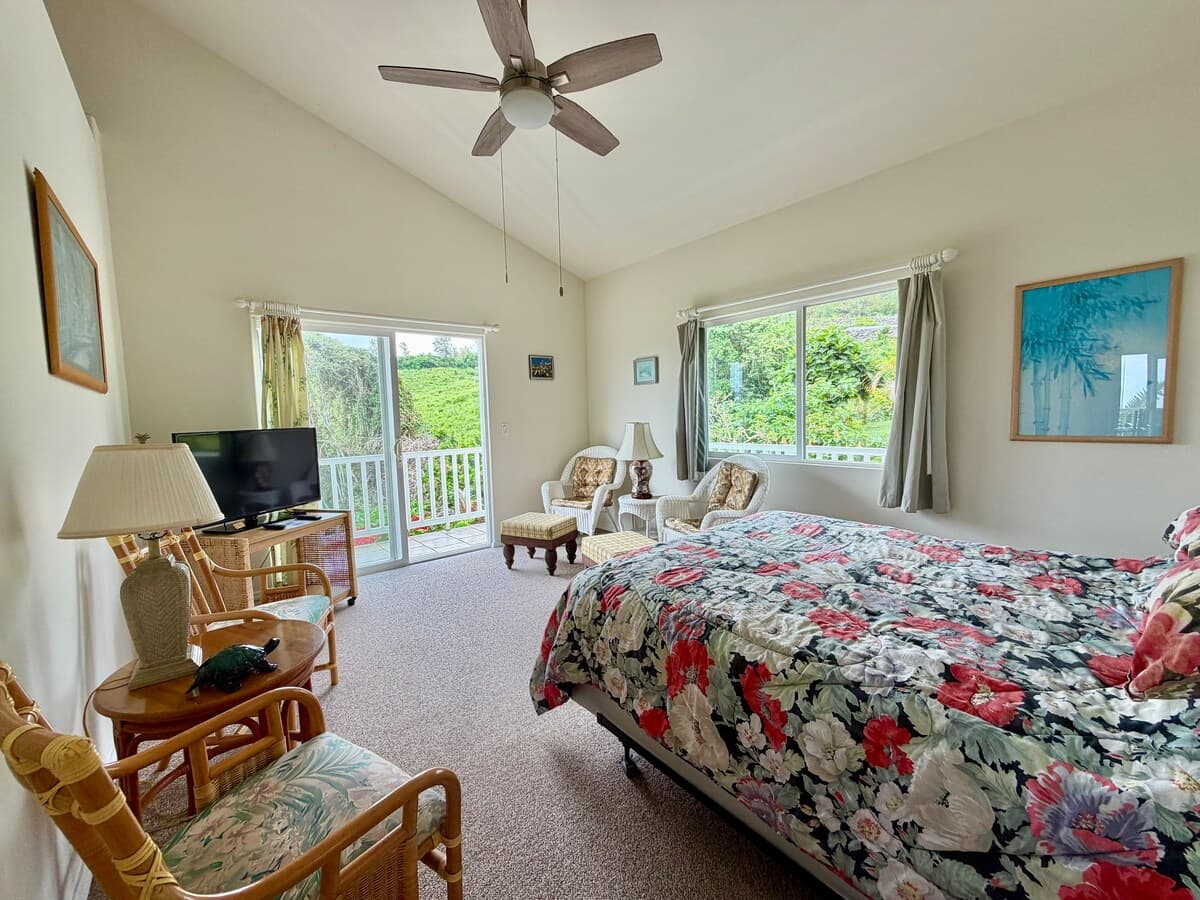 Home in Kailua-Kona · ★4.92 · 1 bedroom · 3 beds · 1 private bath - Photo 1