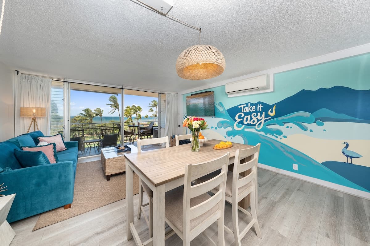 Aloha Love: Ocean View • AC • Beach & Food Nearby - Photo 1