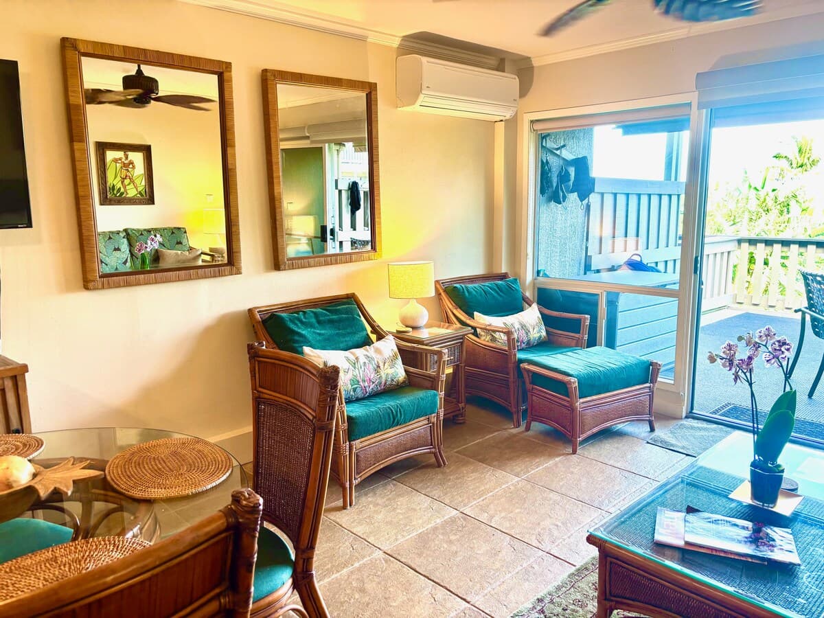 Condo in Lahaina · ★5.0 · 2 bedrooms · 4 beds · 2.5 baths - Photo 4