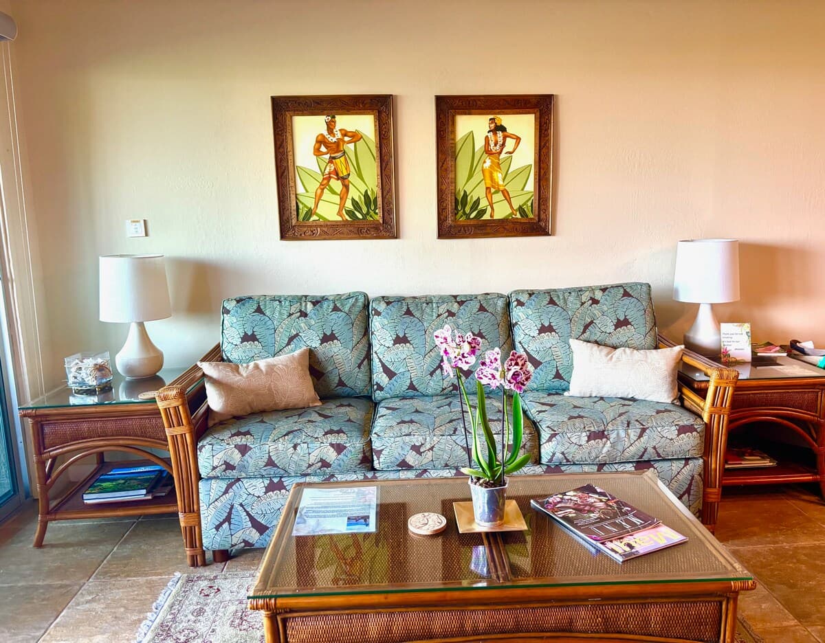 Condo in Lahaina · ★5.0 · 2 bedrooms · 4 beds · 2.5 baths - Photo 2