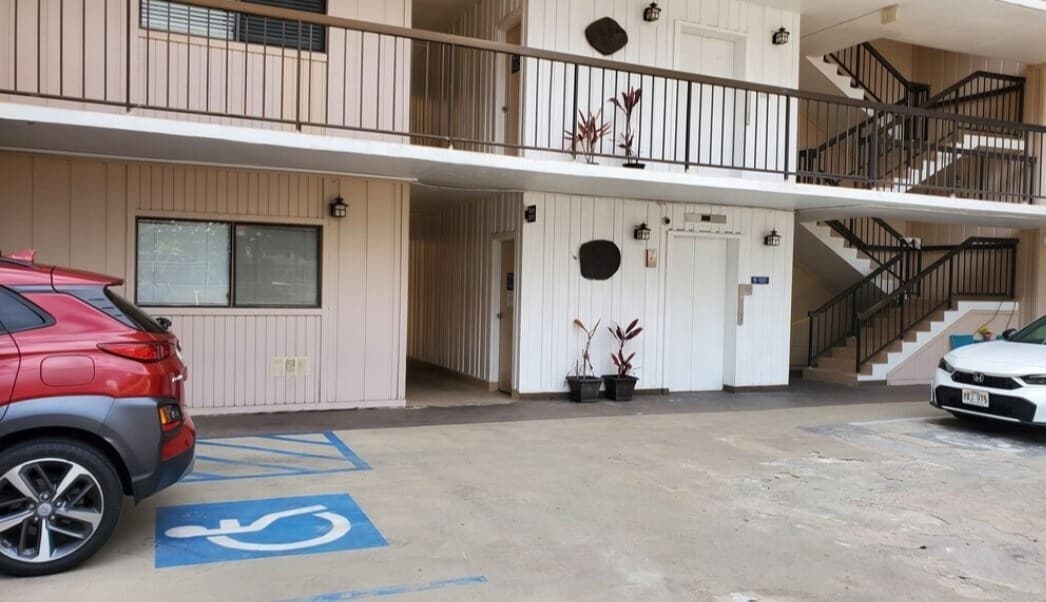 Condo in Kailua-Kona · ★4.97 · 1 bedroom · 2 beds · 1 bath - Photo 1