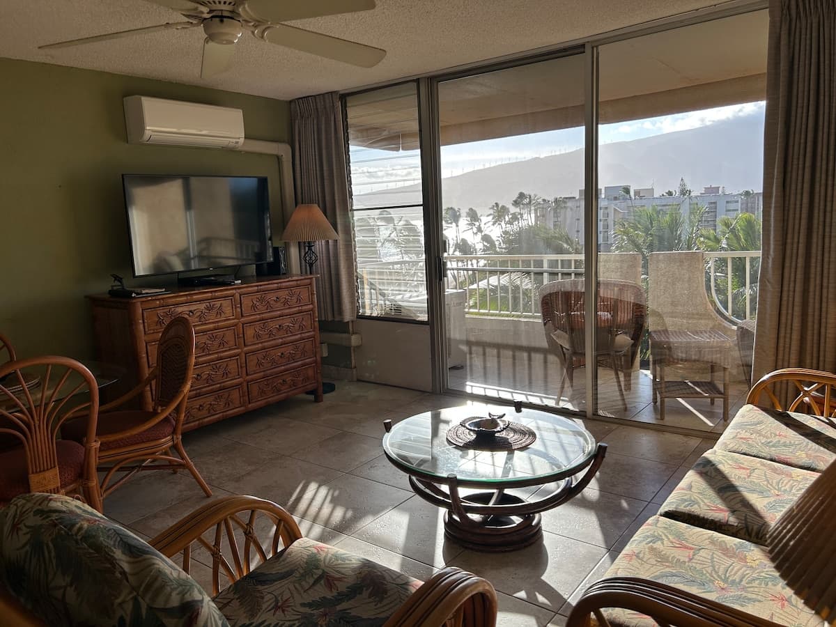 Condo in Kihei · ★4.93 · 1 bedroom · 3 beds · 2 baths - Photo 3