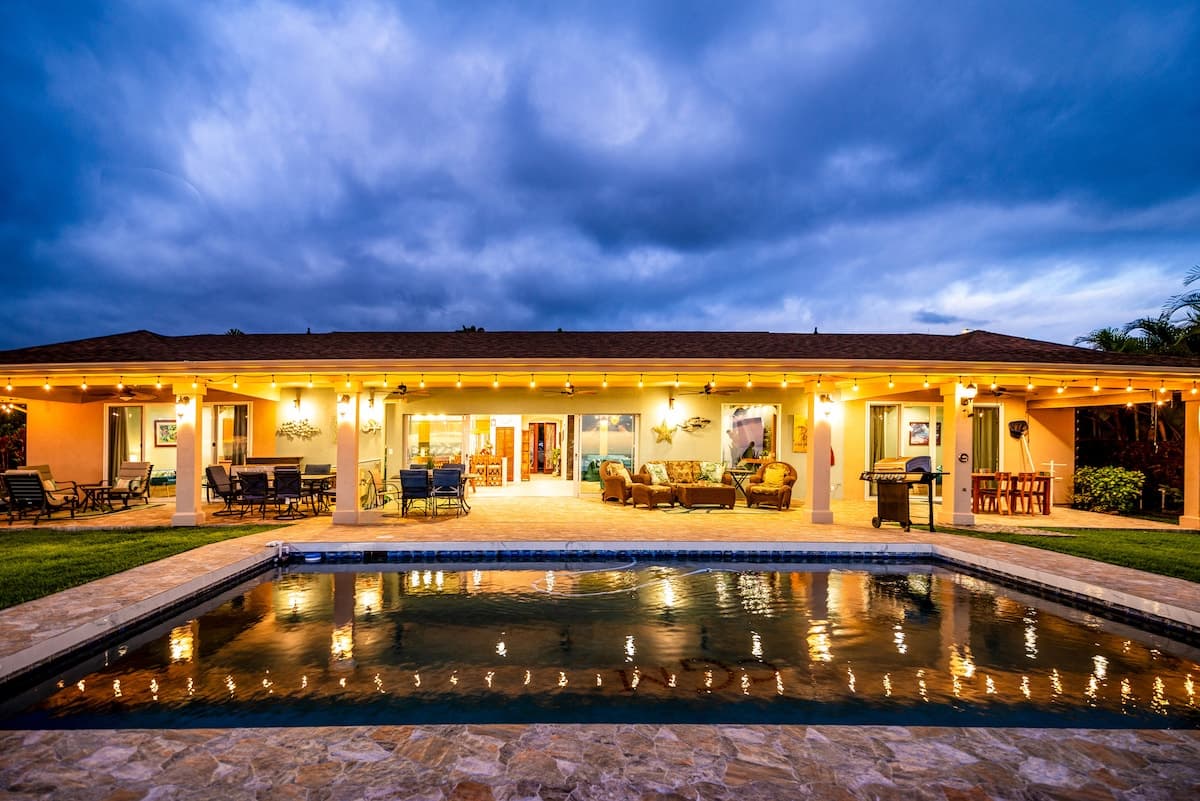 Home in Kailua-Kona · ★4.97 · 8 bedrooms · 9 beds · 6.5 baths - Photo 2