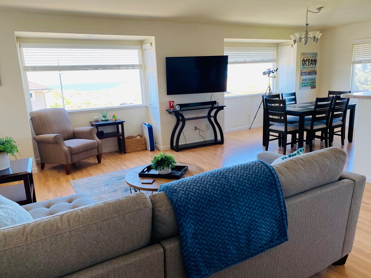 Ocean View Beach Duplex, Walk to Sand City Beach - Photo 1